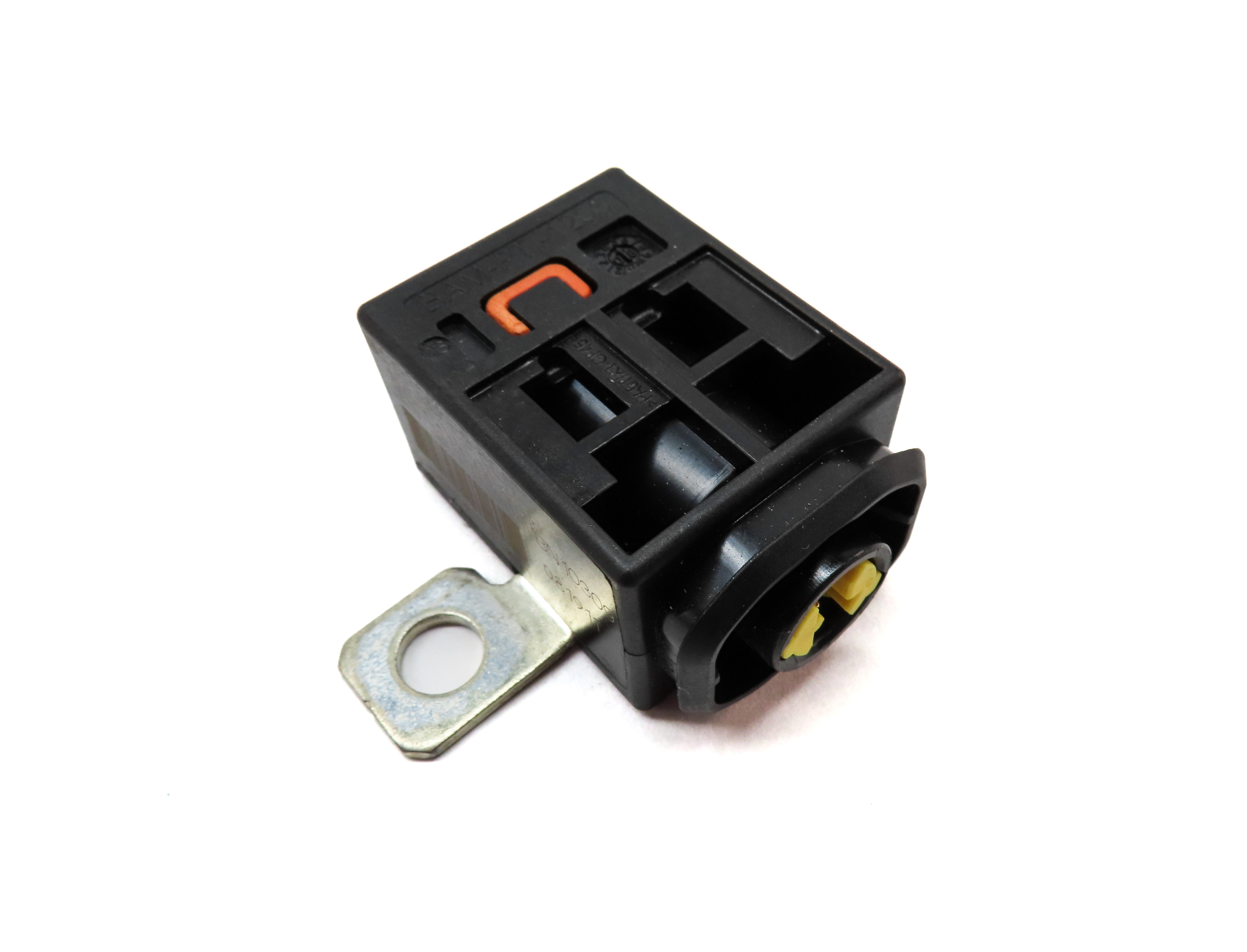 2009 MERCEDES GL320 (X164) 3.0L DIESEL ENGINE OVERLOAD PROTECTION FUSE MODULE — exact item pictured
